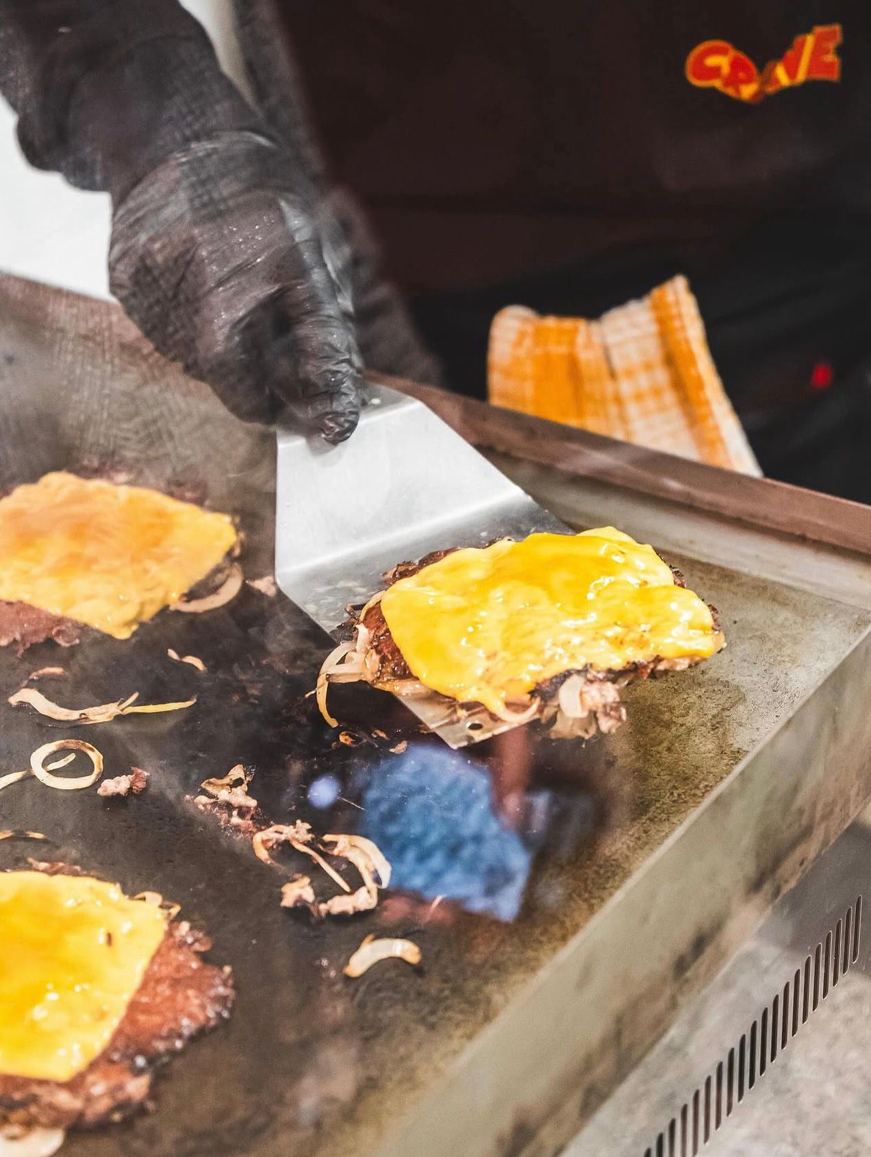 La tecnica dello smash burger - Crave Smash